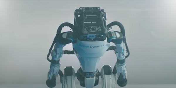 현대차 미국 계열사 보스턴다이내믹스 ‘선택과 집중’, 테슬라와 인간형 로봇 경쟁 미룬다 