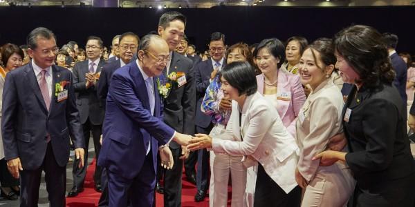 김승연 한화생명금융서비스 연도대상 참석, 