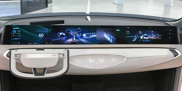 현대모비스 새 운전석시스템 M.VICS 5.0 공개, 주행모드 따라 위치 조절