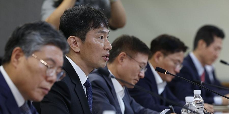 금감원장 이복현 시중은행장 간담회, 내부통제와 부동산PF 가계대출 관리 당부