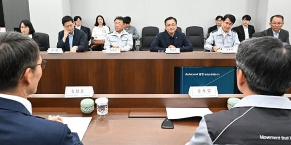 경제부총리 최상목, 전기차 캐즘 우려에 