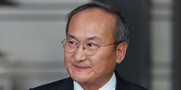 SK온과 중국 지리그룹 협력 강화하는 이석희, 북미 증설 늦추고 중국서 승부 