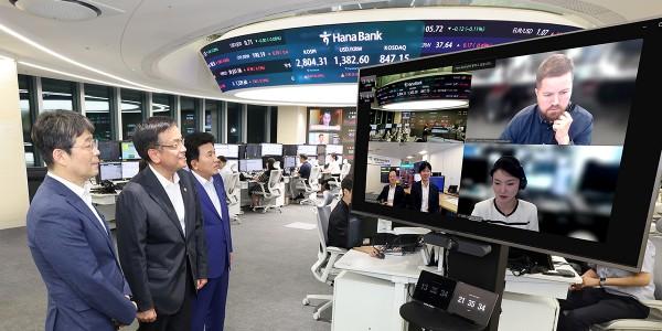 하나은행 외환거래 연장 첫날 안정적, 함영주 