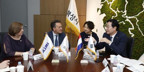 네덜란드 ASML, 경기도 화성에 1조 규모 반도체 연구개발 시설 세우기로 