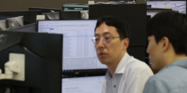 코스피 장중 외국인 매도세에 2860선 내줘, 코스닥은 840선 아래로