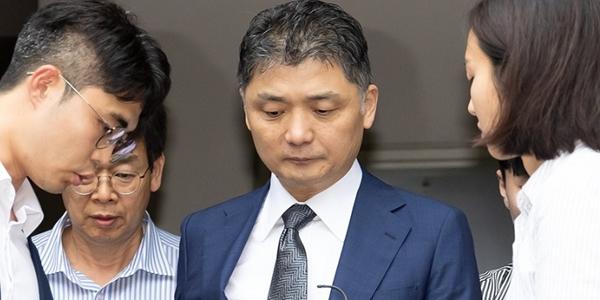 카카오그룹주 바닥 없는 추락, '김범수 리스크'에 300만 소액주주 운다