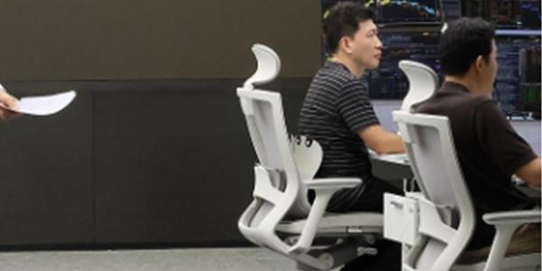 코스피 장중 저가 매수세 유입에 강보합 2720선 위로, 코스닥도 소폭 올라