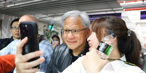 젠슨 황 엔비디아 주식 7월에 3억 달러 매도, 지난 2개월간 5억 달러어치 팔아