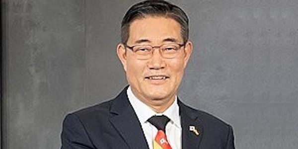 국방장관 신원식 '한국 핵무기 보유' 주장에 반대, 