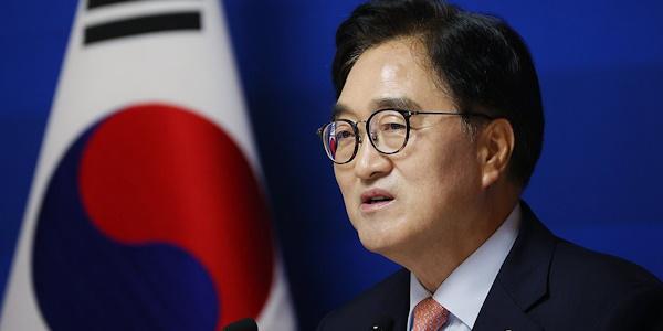 국회의장 우원식 “의료갈등 대란 수준, 해결 위해 사회적 대화의 판 만들 것”