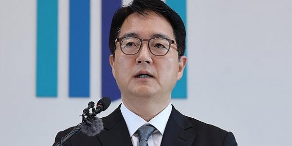 심우정 검찰 ‘김건희 문재인 수사’에 딜레마, 정권 안정과 조직 수호 사이 고심