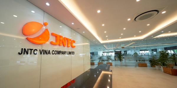 유진투자 “제이앤티씨 목표주가 상향, 주요 고객사 신제품 출시로 수혜 기대”