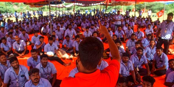 삼성전자 인도 파업노동자 급여 '타 기업의 1.8배' 주장, 협상 가능성 선 그어