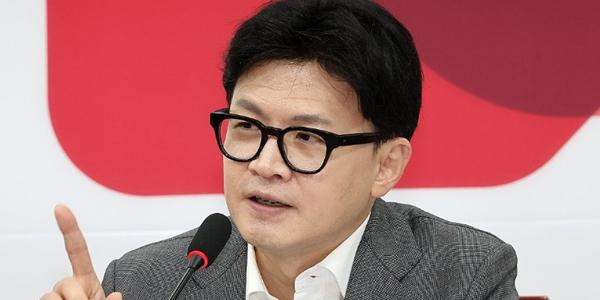 [여론조사꽃] 한동훈 행보, ‘차별화 필요’ 58.7% vs ‘정권방어 힘써야’ 28.1%