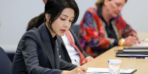 [여론조사꽃] 국민 72.3% 