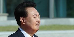 전국지표조사 윤석열 지지율 22%로 또 최저치, 정당지지 민주 30% 국힘 28%