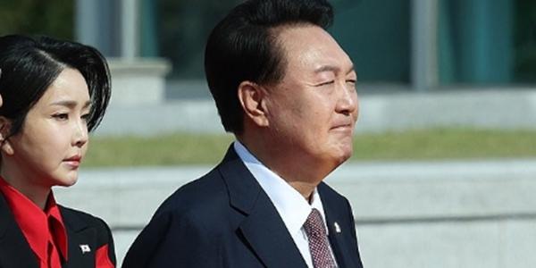 [한국갤럽] 윤석열 지지율 20%로 하락, ‘김건희 문제’ 부정평가 이유 1위