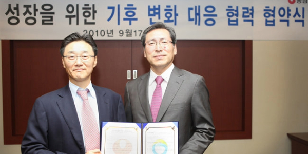 [Who Is ?] 신동윤 율촌화학 대표이사 회장