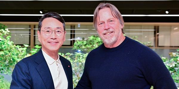 LG전자 조주완 텐스토렌트 CEO 만나 협력 논의, AI 반도체 역량 강화 