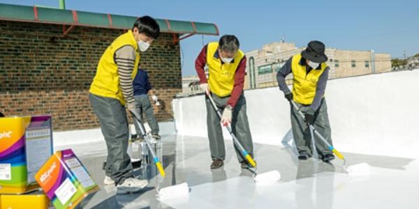 KCC 시원한 옥상 만들기 나서, 서울시건축사회와 폭염 취약시설 지원활동