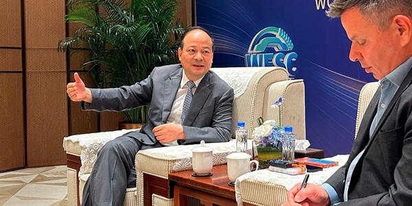 CATL 투자 의지에 트럼프 반색, LG엔솔 미국 사업에 중국 리스크 지속