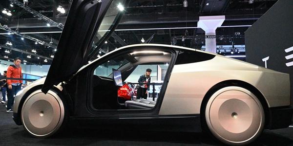 테슬라 로보택시와 옵티머스 원격 제어할 인력 충원, 신사업 테스트 가시화