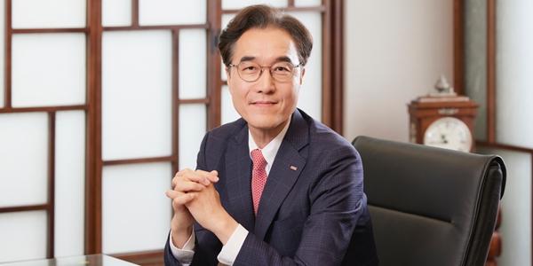 예경탁 경남은행장 연임 '빨간불', 3천억 횡령 중징계로 내부통제 문제 재부상