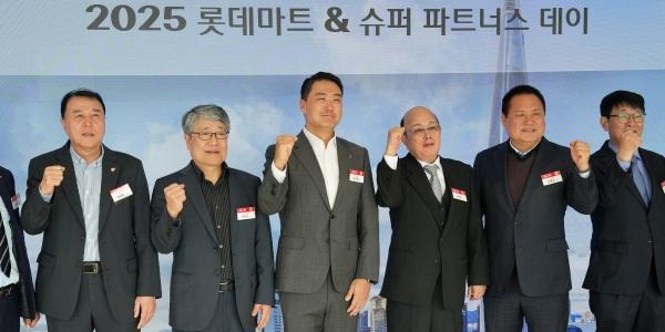 강성현 롯데마트 장수 CEO 길 간다, '4년 성과'에 더할 새 이정표 고민