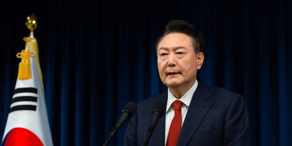 '탄핵정국' 한국경제 더 우려하는 해외 시선, 장기화 되면 국가신인도 하락 불보 듯