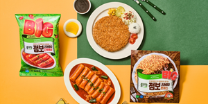 풀무원식품, 롯데마트에서 '점보 시리즈' 밀떡볶이와 돈까스 신제품 2종 선봬 