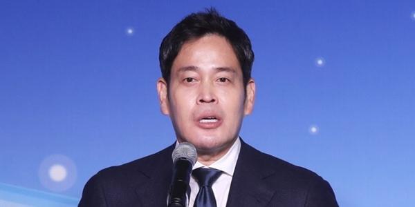 신세계I&C 주가 장중 8%대 강세, 정용진 트럼프 만날 수 있다는 기대감 반영