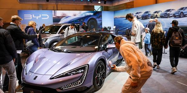 중국에서 내년 친환경차 판매량 내연기관차 추월, 해외 브랜드 시장점유율 축소 전망