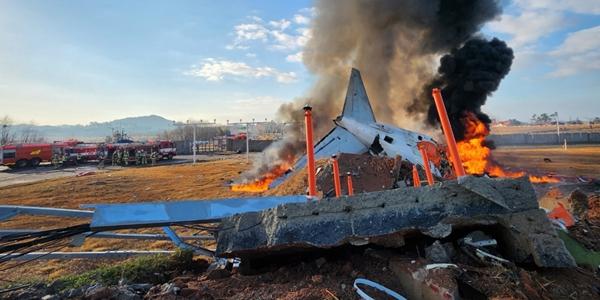 제주항공 여객기 참사로 수익경영 부작용 도마 위, 기업가치 후폭풍 '시계제로'