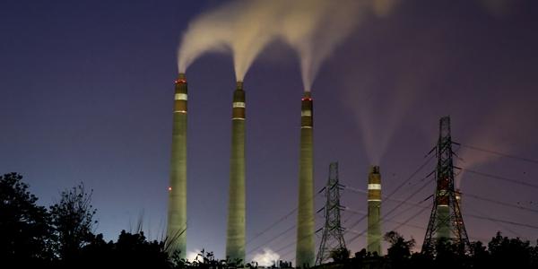 태양광은 줄고 석탄은 늘고, 2025년 친환경 에너지 산업 전망은 '먹구름'