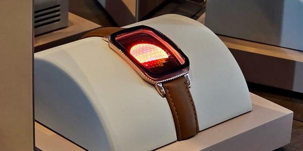  [CES 2025] 삼성디스플레이, 2.1형 워치용 마이크로 LED 최초 공개