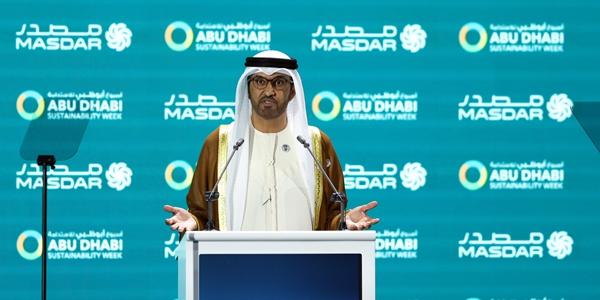 아랍에미리트 세계 최대 ESS 태양광 발전단지 건설 추진, 친환경 전환 본격화