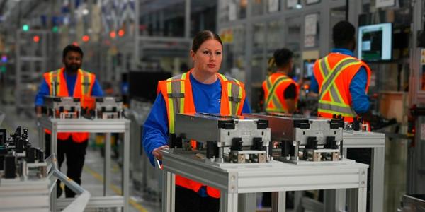 LG엔솔 캐나다 배터리 합작공장 정부 보조금 확보 유리, 