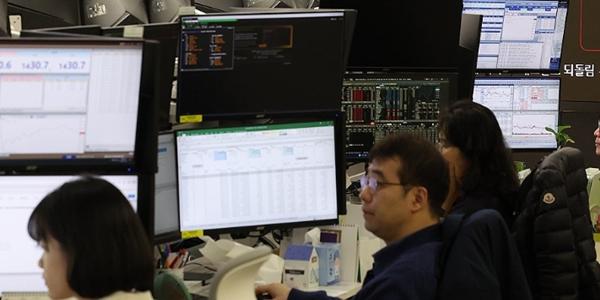 코스피 이틀째 하락하며 2630선 턱걸이, 코스닥도 760선 약보합