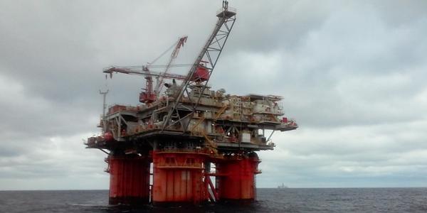 국제유가 닷새 만에 반등, 무역분쟁 우려 완화에 이란·러시아 제재 가능성 영향