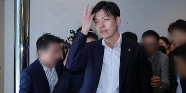 [씨저널] 롯데 후계자 신유열 한국 국적 언제 선택할까, 경영권 승계 위한 선결 과제 