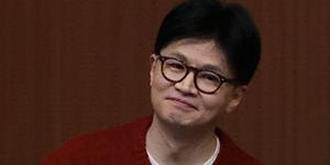 윤석열 존재감 커져 대선주자 한동훈 난감, '친윤'과 '반윤' 사이 줄타기