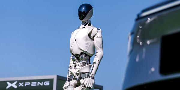 중국 샤오펑 휴머노이드에 1천억 위안 투자 검토, 선두 테슬라 '옵티머스'와 경쟁 노려