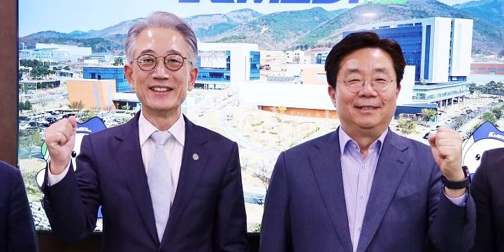 [Who Is ?] 심기봉 덴티스 대표이사