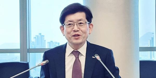 [씨저널] BNK금융 회장 자리는 지역사회와 정치권 관심 집중, 빈대인 후계구도 짜는 용인술 