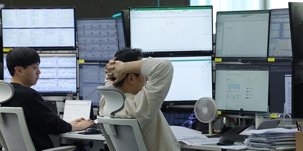 코스피에 관세 안전지대 없었다, 연속 급락에 증권가 '하단' 전망 '일단 보류'