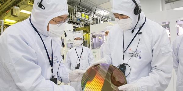 3월 ICT 수출 9.4% 증가, 미국 상호관세 앞두고 반도체 디스플레이 수요 증가