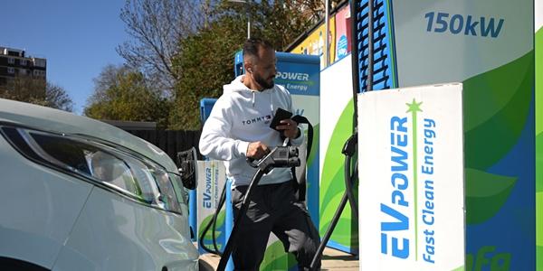 세계 1분기 전기차 판매 410만 대로 29% 증가, 북미 유럽 중국 고르게 성장