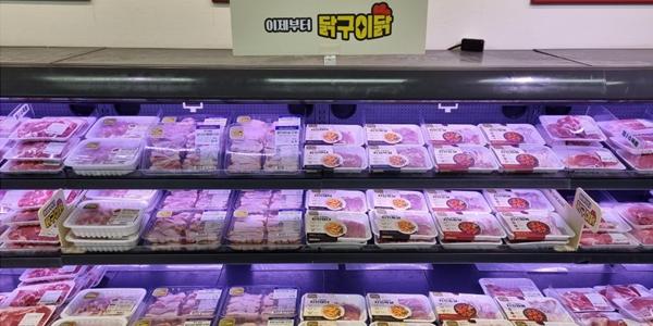이마트 대형마트 최초 구이용 닭고기 전문존 선보여, 20% 할인행사 진행