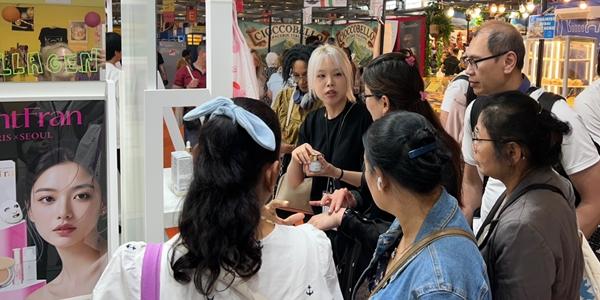 롯데그룹, 프랑스 파리에서 브랜드엑스포 열고 협력회사의 해외 진출 도와 