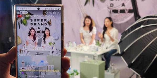 CJ올리브영 '올영라이브' 누적 방송 1천 회 기록, 시청자 10배 이상 늘어